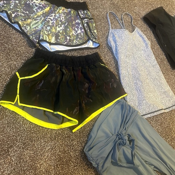 Huge lululemon bundle size 8 - Picture 5 of 9